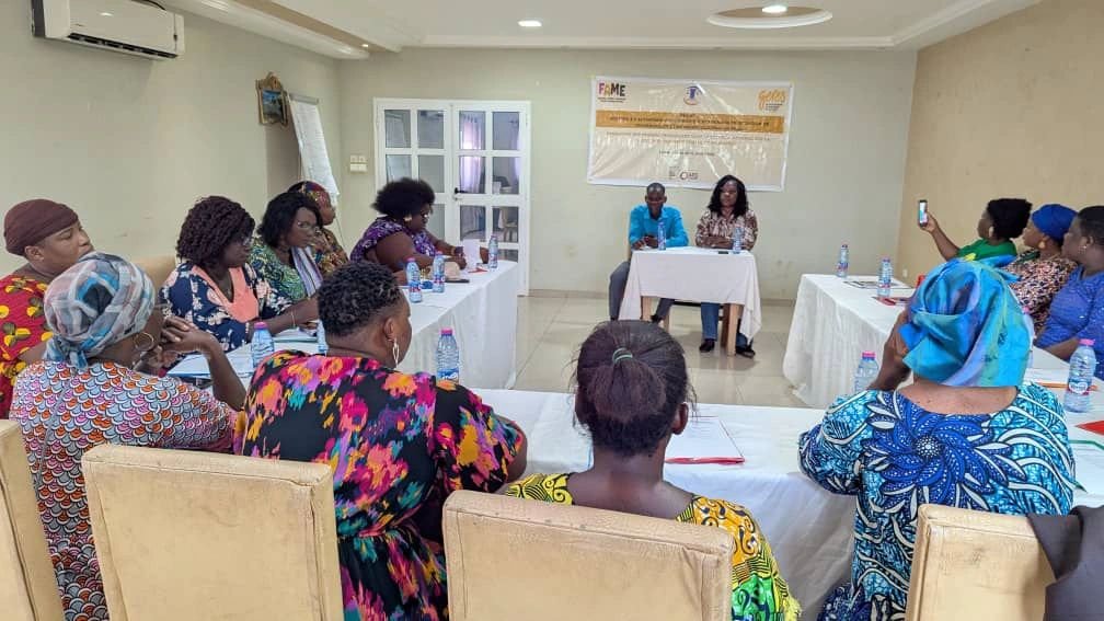 Les 10 et 11 juin à l’Hôtel AGLA, la hashtag CEJUS a formé 15 femmes du secteur informel des marchés de de Totsi, Cacavéli et Agbalépédo sur la gestion organisationnelle et financière.